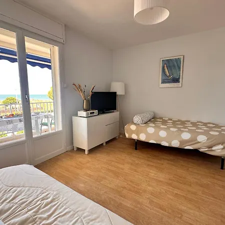 Douceur De Mediterranee - Vue Terrasse Et Parking